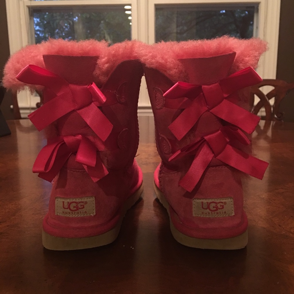 Girls Ugg Bailey Bow II Boots - Size 4